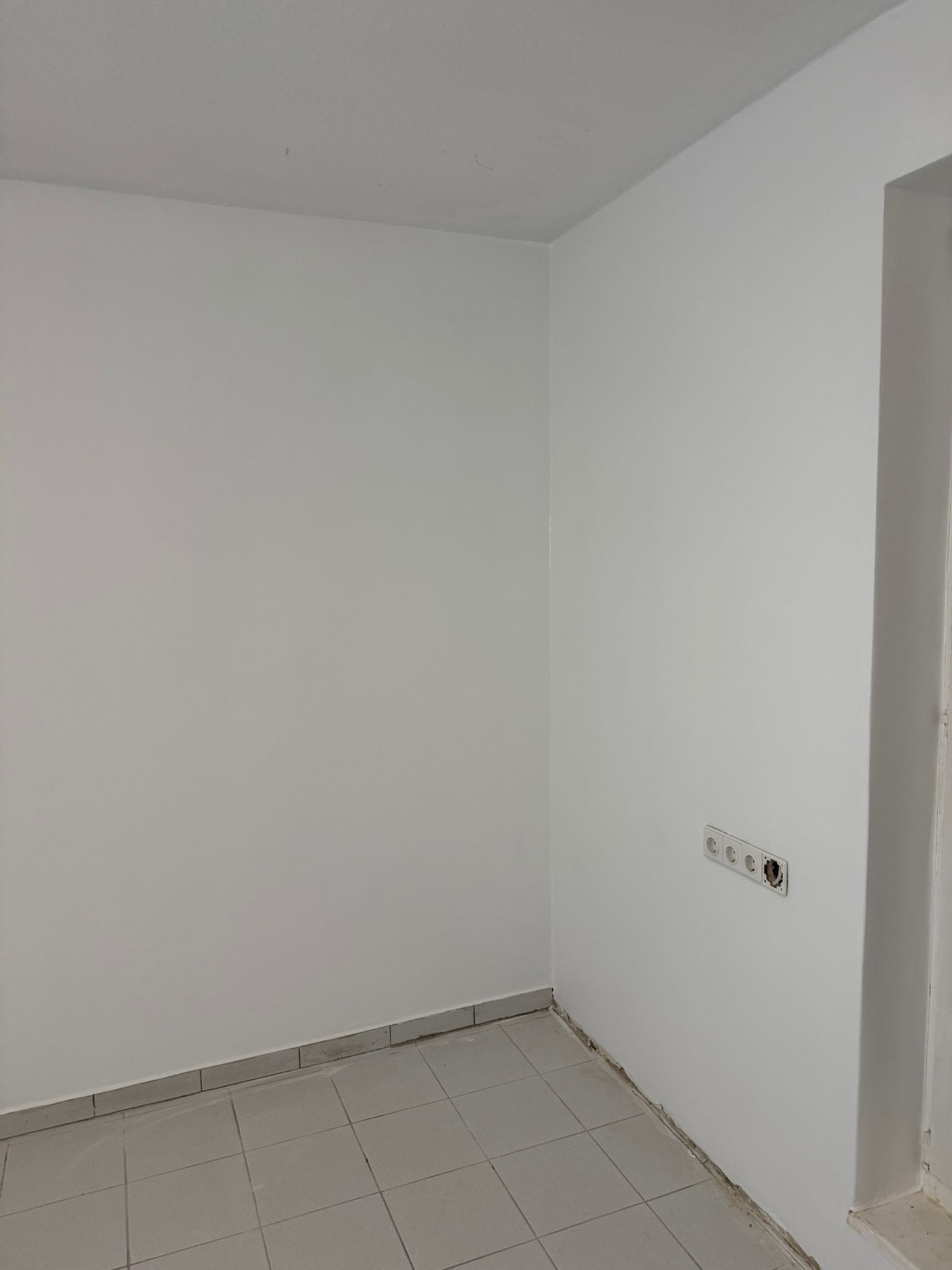 Malerarbeiten - Streichen und Verspachteln